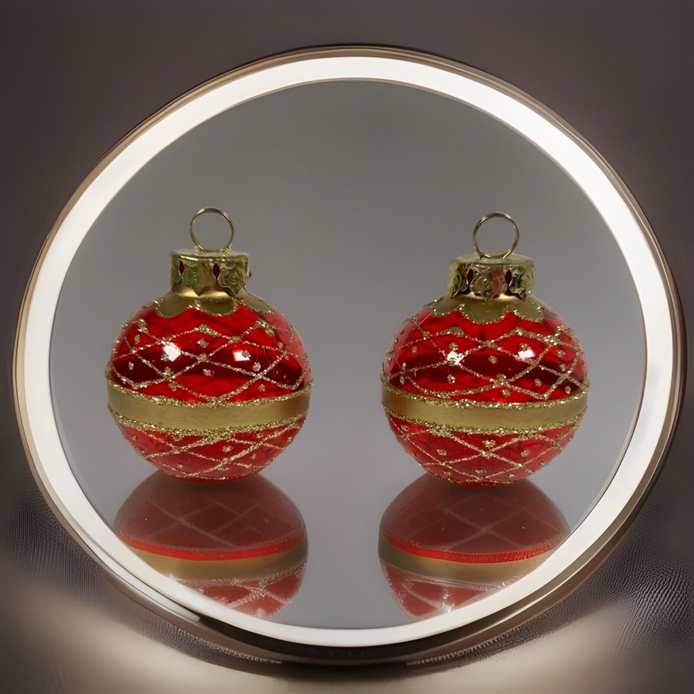Set of 2 Mikasa Classic Red and Gold Glass Ornament Place Card Holders